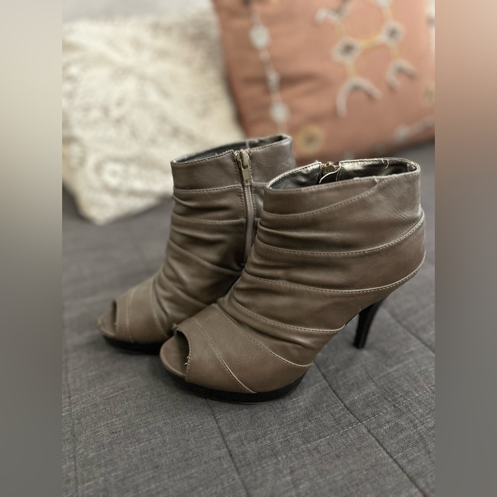 Elegant Brown Peep-Toe Ankle Boots